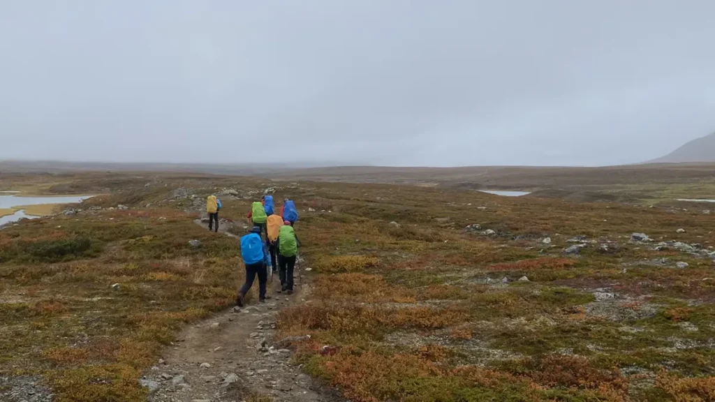 En regnig dag på Kungsleden mellan Sitojaure och Saltoluokta